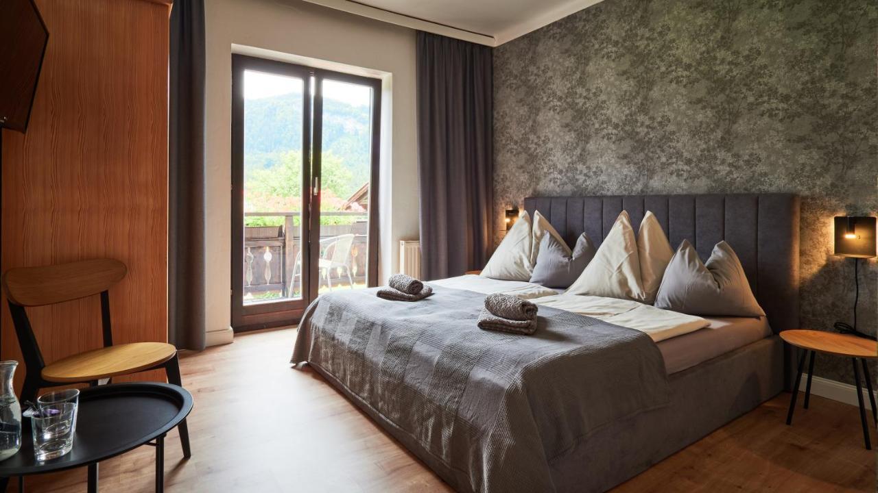 Jeff'S - Rooms With A Mountain View Bad Goisern Exterior photo